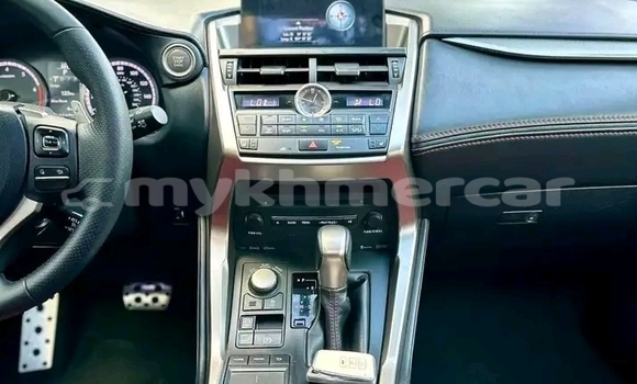 Acheter Occasion Voiture Lexus NX Blanc à Moung Ruessei, Battambang Province Acheter Occasion Voiture Lexus NX Blanc à Moung Ruessei, Battambang Province