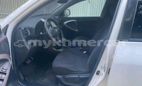 Acheter Occasion Voiture Toyota RAV4 Blanc à Neak Leung, Prey Veng Province Acheter Occasion Voiture Toyota RAV4 Blanc à Neak Leung, Prey Veng Province