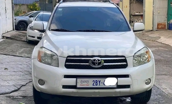 Acheter Occasion Voiture Toyota RAV4 Blanc à Neak Leung, Prey Veng Province Acheter Occasion Voiture Toyota RAV4 Blanc à Neak Leung, Prey Veng Province