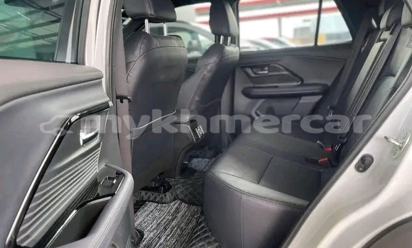 Acheter Occasion Voiture Toyota Yaris Blanc à Kratié, Kratie Province Acheter Occasion Voiture Toyota Yaris Blanc à Kratié, Kratie Province