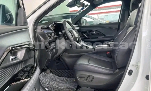 Acheter Occasion Voiture Toyota Yaris Blanc à Kratié, Kratie Province Acheter Occasion Voiture Toyota Yaris Blanc à Kratié, Kratie Province