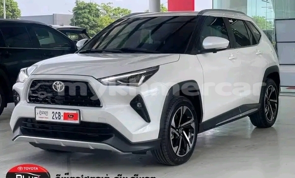 Acheter Occasion Voiture Toyota Yaris Blanc à Kratié, Kratie Province Acheter Occasion Voiture Toyota Yaris Blanc à Kratié, Kratie Province