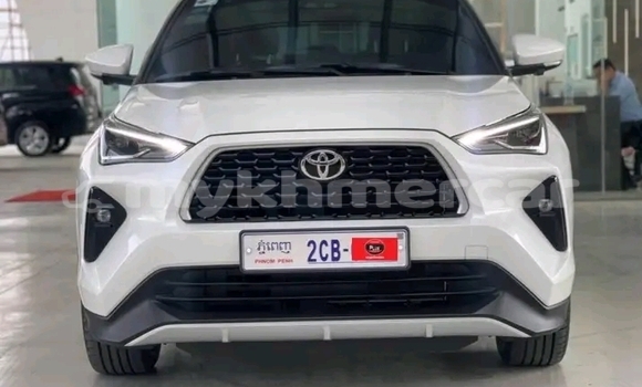 Acheter Occasion Voiture Toyota Yaris Blanc à Kratié, Kratie Province Acheter Occasion Voiture Toyota Yaris Blanc à Kratié, Kratie Province