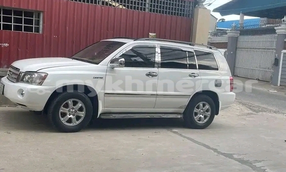 Acheter Occasion Voiture Toyota Highlander Autre à Cheom Ksan, Preah Vihear Province Acheter Occasion Voiture Toyota Highlander Autre à Cheom Ksan, Preah Vihear Province