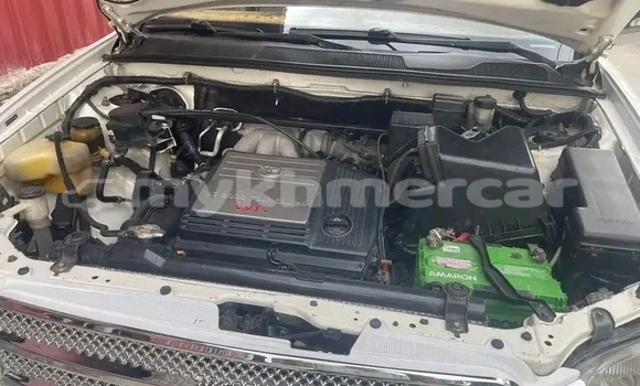 Acheter Occasion Voiture Toyota Highlander Autre à Cheom Ksan, Preah Vihear Province Acheter Occasion Voiture Toyota Highlander Autre à Cheom Ksan, Preah Vihear Province