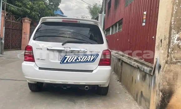 Acheter Occasion Voiture Toyota Highlander Autre à Cheom Ksan, Preah Vihear Province Acheter Occasion Voiture Toyota Highlander Autre à Cheom Ksan, Preah Vihear Province
