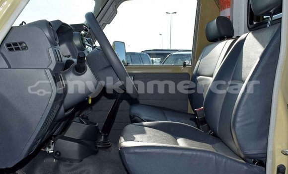 Buy New Toyota Land Cruiser Beige Car in Import - Dubai in Kampot Province Buy New Toyota Land Cruiser Beige Car in Import - Dubai in Kampot Province