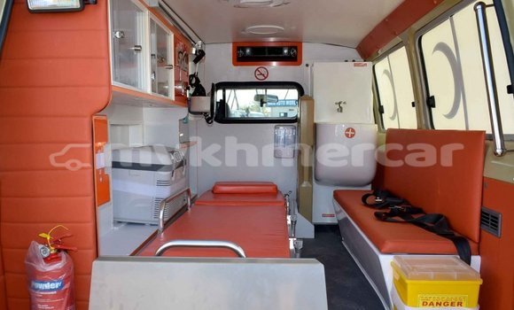 Buy New Toyota Land Cruiser Beige Car in Import - Dubai in Kampot Province Buy New Toyota Land Cruiser Beige Car in Import - Dubai in Kampot Province