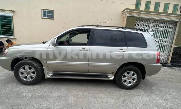 Acheter Occasion Voiture Toyota Highlander Autre à Cheom Ksan, Preah Vihear Province Acheter Occasion Voiture Toyota Highlander Autre à Cheom Ksan, Preah Vihear Province