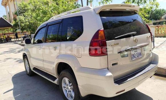 Acheter Occasion Voiture Lexus GX Blanc à Banlung, Ratanakiri Province Acheter Occasion Voiture Lexus GX Blanc à Banlung, Ratanakiri Province