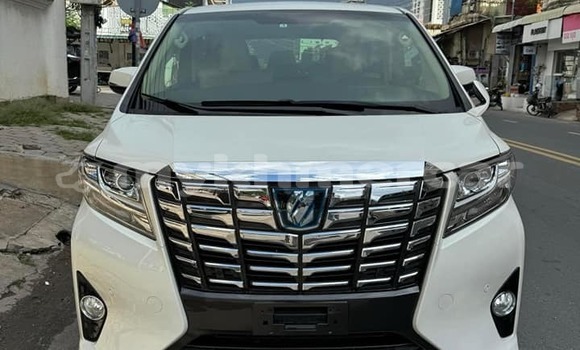 Acheter Occasion Voiture Toyota Alphard Blanc à Battambang, Battambang Province Acheter Occasion Voiture Toyota Alphard Blanc à Battambang, Battambang Province