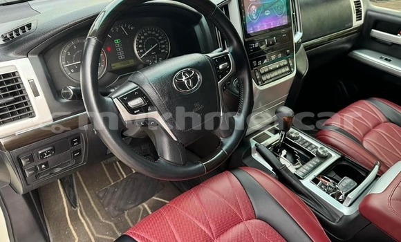 Buy Used Toyota Land Cruiser White Car in Banlung in Ratanakiri Province Buy Used Toyota Land Cruiser White Car in Banlung in Ratanakiri Province