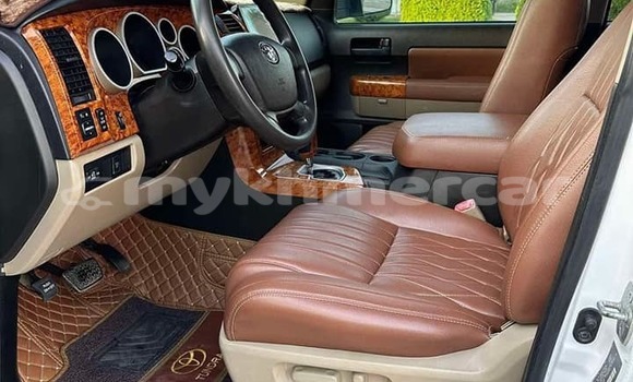 Buy Used Toyota Tundra White Car in Banlung in Ratanakiri Province Buy Used Toyota Tundra White Car in Banlung in Ratanakiri Province