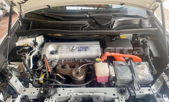 Buy Used Lexus HS White Car in Bavet in Svay Rieng Province Buy Used Lexus HS White Car in Bavet in Svay Rieng Province