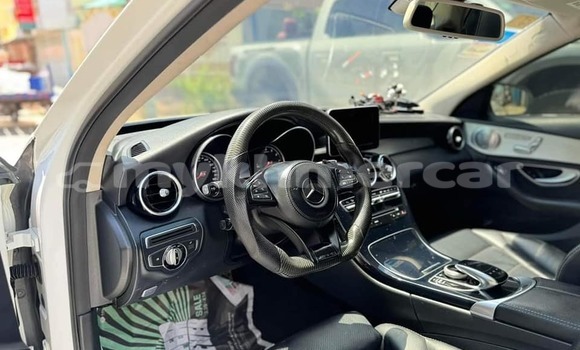 Acheter Occasion Voiture Mercedes-Benz C–Class Blanc à Battambang, Battambang Province Acheter Occasion Voiture Mercedes-Benz C–Class Blanc à Battambang, Battambang Province