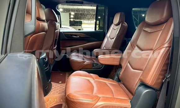Buy Used Cadillac Escalade White Car in Chbar Mon in Kampong Speu Province Buy Used Cadillac Escalade White Car in Chbar Mon in Kampong Speu Province