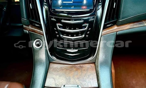 Buy Used Cadillac Escalade White Car in Chbar Mon in Kampong Speu Province Buy Used Cadillac Escalade White Car in Chbar Mon in Kampong Speu Province