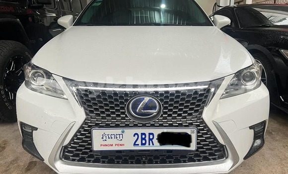 Buy Used Lexus CT White Car in Banlung in Ratanakiri Province Buy Used Lexus CT White Car in Banlung in Ratanakiri Province