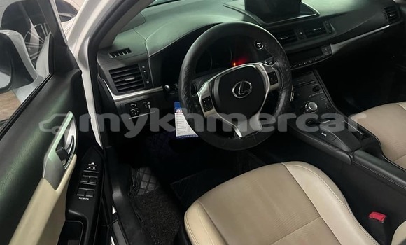 Buy Used Lexus CT White Car in Banlung in Ratanakiri Province Buy Used Lexus CT White Car in Banlung in Ratanakiri Province