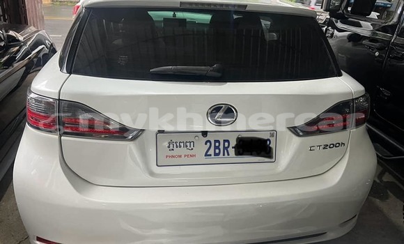 Buy Used Lexus CT White Car in Banlung in Ratanakiri Province Buy Used Lexus CT White Car in Banlung in Ratanakiri Province