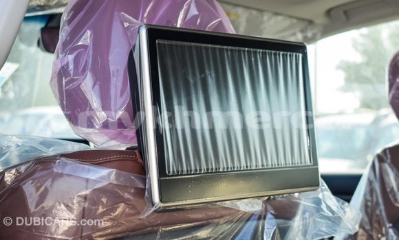 Acheter Import Voiture Toyota Land Cruiser Blanc à Import - Dubai, Kampot Province Acheter Import Voiture Toyota Land Cruiser Blanc à Import - Dubai, Kampot Province