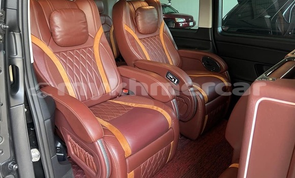 Acheter Occasion Voiture Mercedes-Benz V-klasse Noir à Banlung, Ratanakiri Province Acheter Occasion Voiture Mercedes-Benz V-klasse Noir à Banlung, Ratanakiri Province