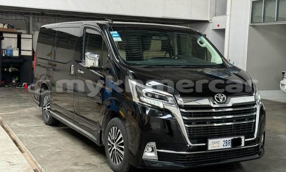 Buy Used Toyota Granvia Black Car in Chbar Mon in Kampong Speu Province Buy Used Toyota Granvia Black Car in Chbar Mon in Kampong Speu Province