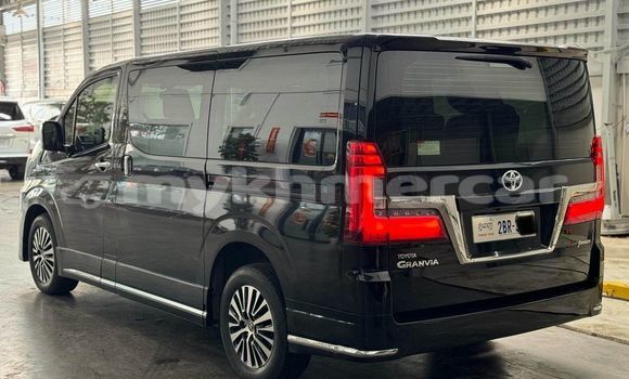 Buy Used Toyota Granvia Black Car in Chbar Mon in Kampong Speu Province Buy Used Toyota Granvia Black Car in Chbar Mon in Kampong Speu Province