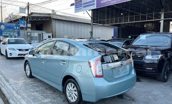 Buy Used Toyota Prius Blue Car in Chbar Mon in Kampong Speu Province Buy Used Toyota Prius Blue Car in Chbar Mon in Kampong Speu Province