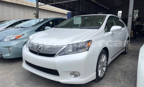 Buy Used Lexus HS White Car in Cheom Ksan in Preah Vihear Province Buy Used Lexus HS White Car in Cheom Ksan in Preah Vihear Province