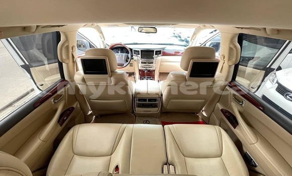Buy Used Lexus LX 570 White Car in Chbar Mon in Kampong Speu Province Buy Used Lexus LX 570 White Car in Chbar Mon in Kampong Speu Province