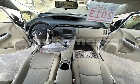 Buy Used Toyota Prius White Car in Cheom Ksan in Preah Vihear Province Buy Used Toyota Prius White Car in Cheom Ksan in Preah Vihear Province