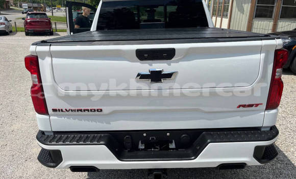 Buy Used Chevrolet Silverado White Car in Phnom Penh in Phnom Penh Buy Used Chevrolet Silverado White Car in Phnom Penh in Phnom Penh