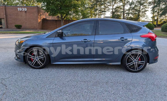 Buy Used Ford Focus Blue Car in Phnom Penh in Phnom Penh Buy Used Ford Focus Blue Car in Phnom Penh in Phnom Penh