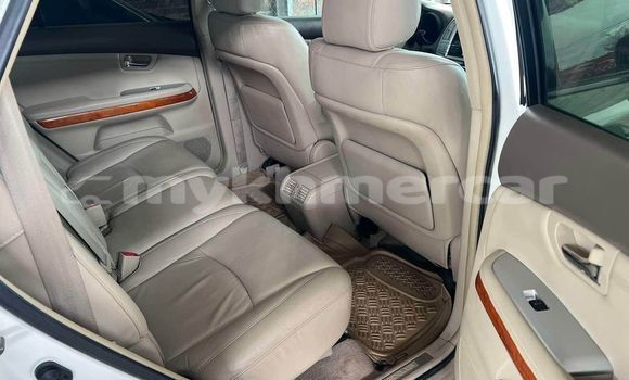 Buy Used Lexus RX 330 White Car in Battambang in Battambang Province Buy Used Lexus RX 330 White Car in Battambang in Battambang Province