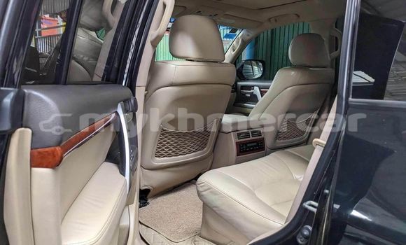 Buy Used Toyota Land Cruiser Black Car in Chbar Mon in Kampong Speu Province Buy Used Toyota Land Cruiser Black Car in Chbar Mon in Kampong Speu Province