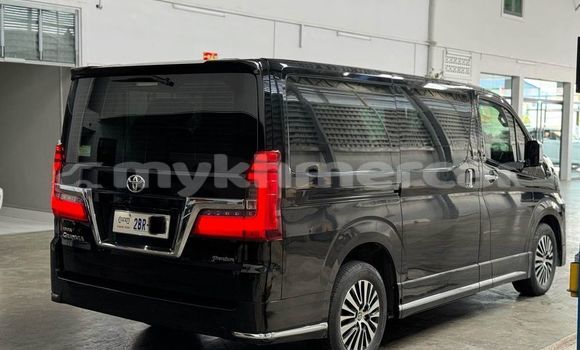 Buy Used Toyota Granvia Black Car in Bavet in Svay Rieng Province Buy Used Toyota Granvia Black Car in Bavet in Svay Rieng Province