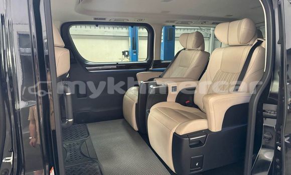 Buy Used Toyota Granvia Black Car in Bavet in Svay Rieng Province Buy Used Toyota Granvia Black Car in Bavet in Svay Rieng Province