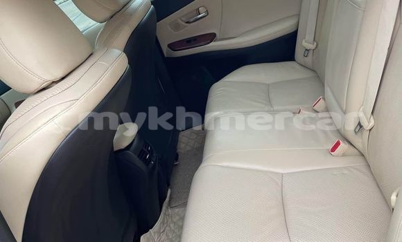 Buy Used Lexus HS White Car in Bavet in Svay Rieng Province Buy Used Lexus HS White Car in Bavet in Svay Rieng Province