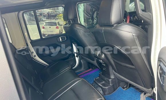 Buy Used Jeep Grand Cherokee White Car in Bavet in Svay Rieng Province Buy Used Jeep Grand Cherokee White Car in Bavet in Svay Rieng Province