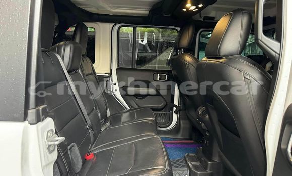 Buy Used Jeep Grand Cherokee White Car in Bavet in Svay Rieng Province Buy Used Jeep Grand Cherokee White Car in Bavet in Svay Rieng Province