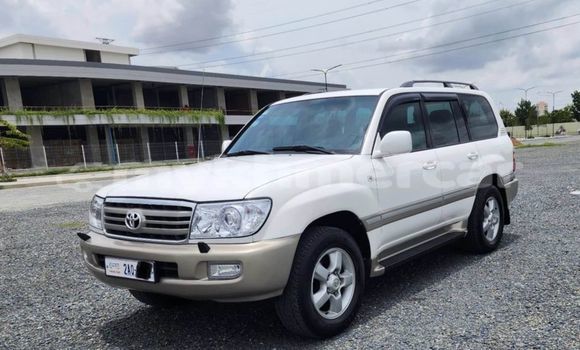 Buy Used Toyota Land Cruiser White Car in Banteay Meanchey in Banteay Meanchey Province Buy Used Toyota Land Cruiser White Car in Banteay Meanchey in Banteay Meanchey Province