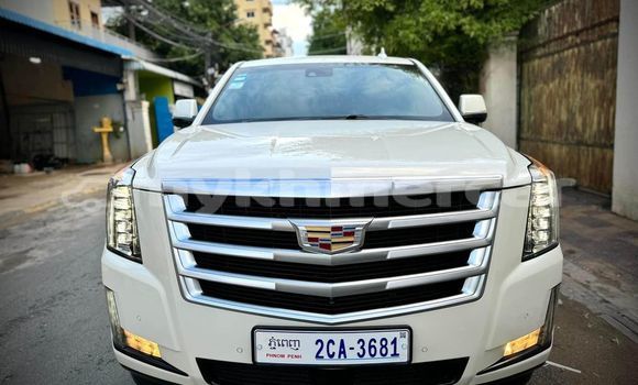 Buy Used Cadillac Escalade White Car in Banteay Meanchey in Banteay Meanchey Province