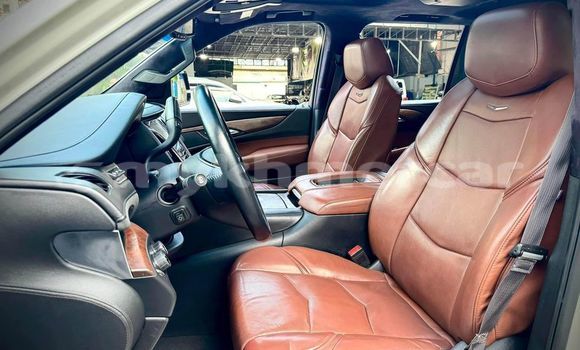 Buy Used Cadillac Escalade White Car in Banteay Meanchey in Banteay Meanchey Province Buy Used Cadillac Escalade White Car in Banteay Meanchey in Banteay Meanchey Province