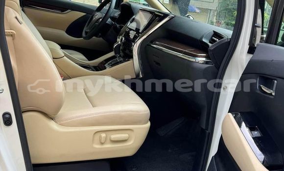 Buy Used Toyota Alphard White Car in Battambang in Battambang Province Buy Used Toyota Alphard White Car in Battambang in Battambang Province