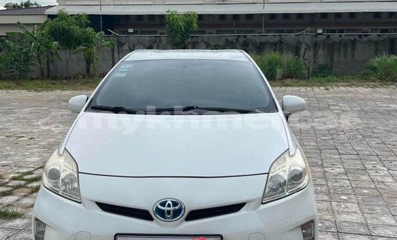 Buy Used Toyota Prius White Car in Phnom Penh in Phnom Penh Buy Used Toyota Prius White Car in Phnom Penh in Phnom Penh
