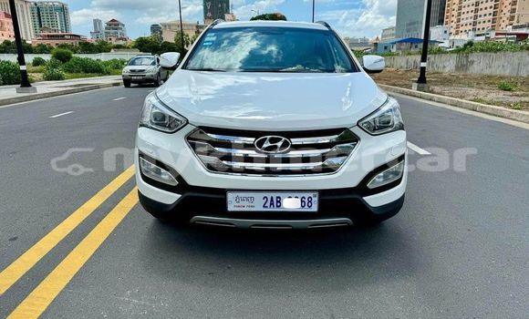 Buy Used Hyundai Santa Fe White Car in Chbar Mon in Kampong Speu Province Buy Used Hyundai Santa Fe White Car in Chbar Mon in Kampong Speu Province