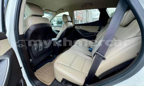 Buy Used Hyundai Santa Fe White Car in Chbar Mon in Kampong Speu Province Buy Used Hyundai Santa Fe White Car in Chbar Mon in Kampong Speu Province