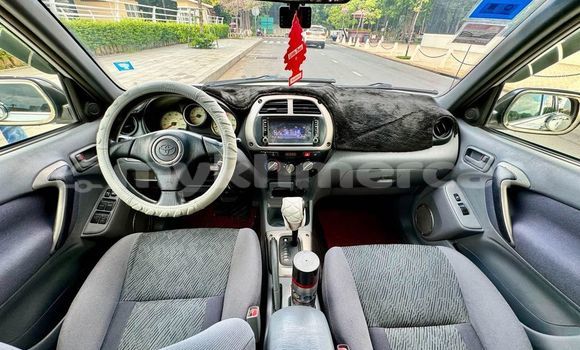 Buy Used Toyota RAV4 White Car in Banteay Meanchey in Banteay Meanchey Province Buy Used Toyota RAV4 White Car in Banteay Meanchey in Banteay Meanchey Province