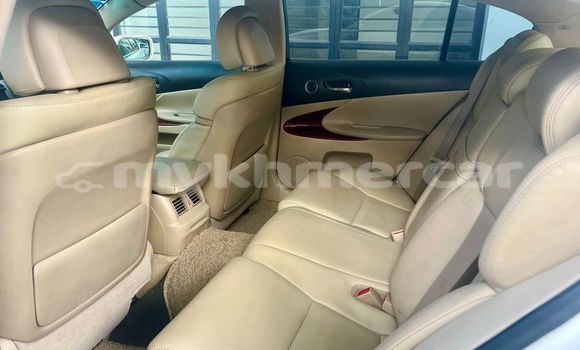 Buy Used Lexus GS White Car in Battambang in Battambang Province Buy Used Lexus GS White Car in Battambang in Battambang Province